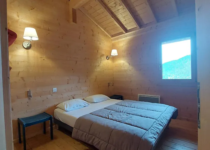 Le Pré Martin, Village De